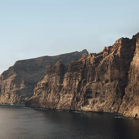 Home2rest - 2bdr, 1st Line With Ocean Views, Gigantes Cliffs And Port Apartment Acantilado de los Gigantes